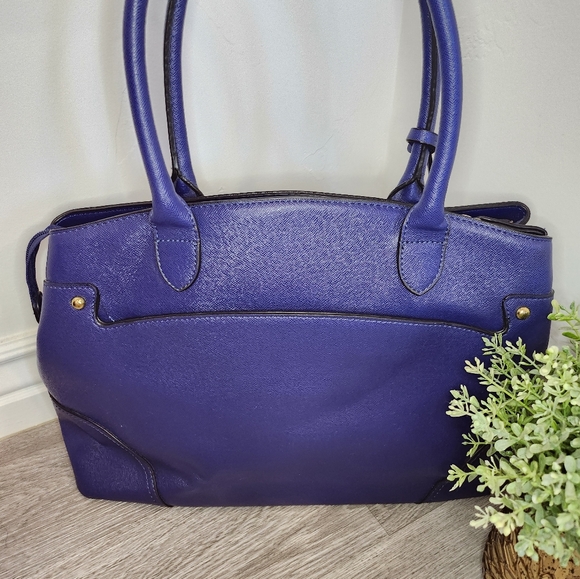 London Fog Shoulder Bag - Picture 4 of 10